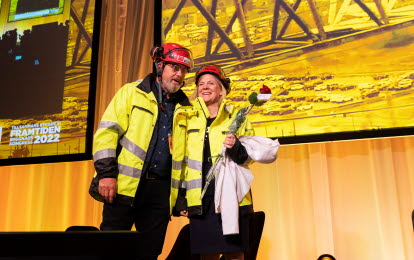 Magdalena Andersson, statsminister och Johan Lindholm, förbundsordförande Byggnads, på Byggnads kongress 2022.